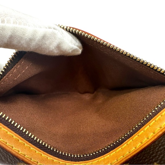 Louis Vuitton Monogram Bosphore Bum Bag - Picture 6 of 8